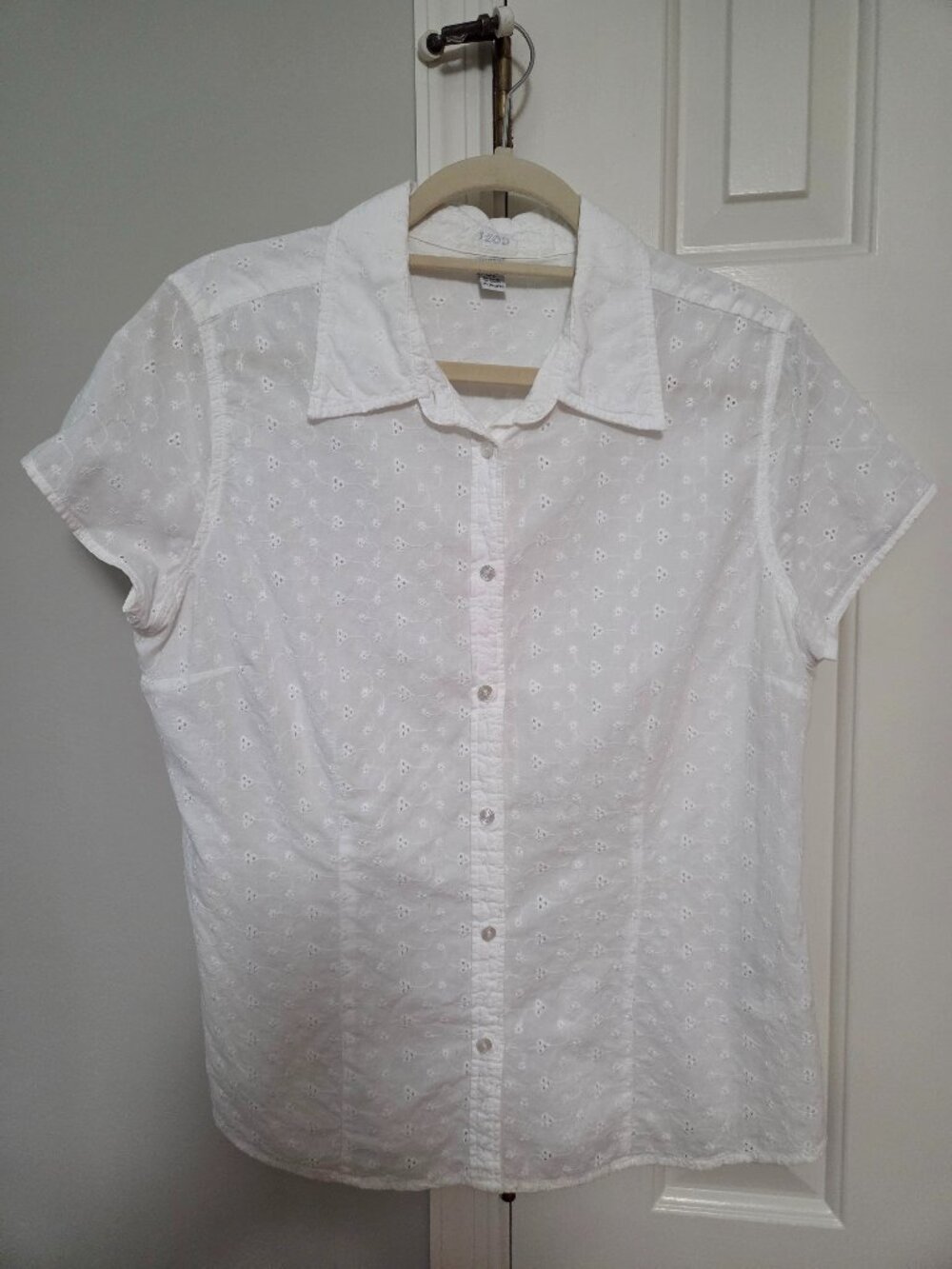 IZOD White Short Sleeve Button Down Shirt